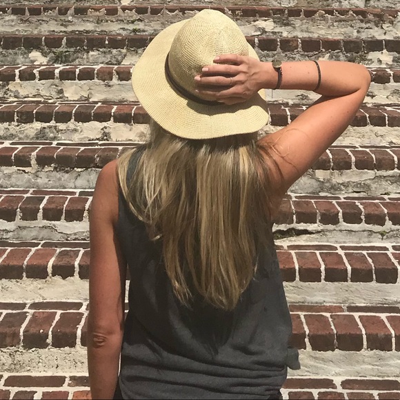 Meet your Posher, Joanna - Picture 1 of 1